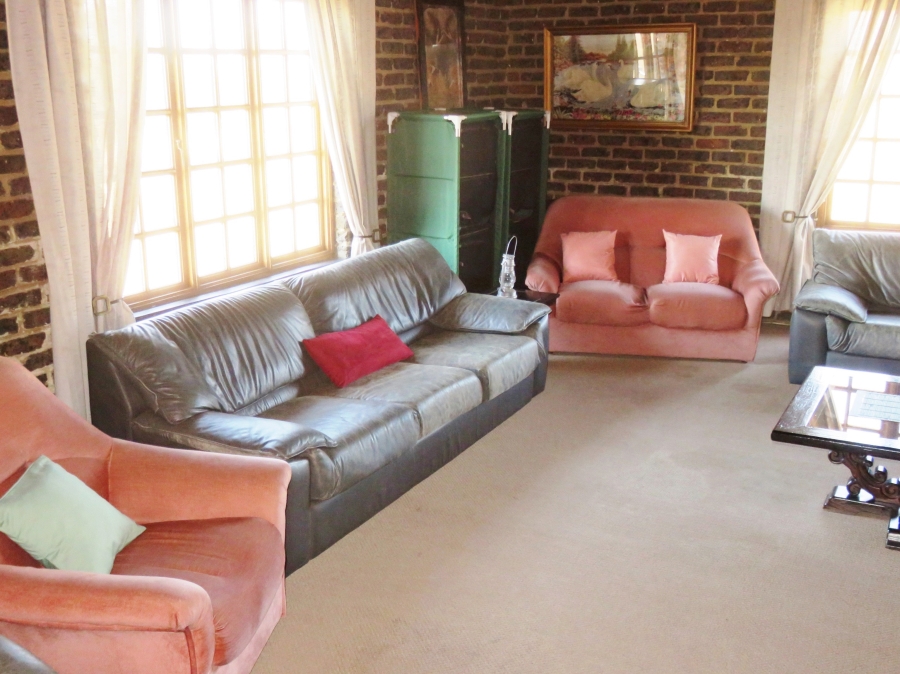 5 Bedroom Property for Sale in Oranjeville Free State
